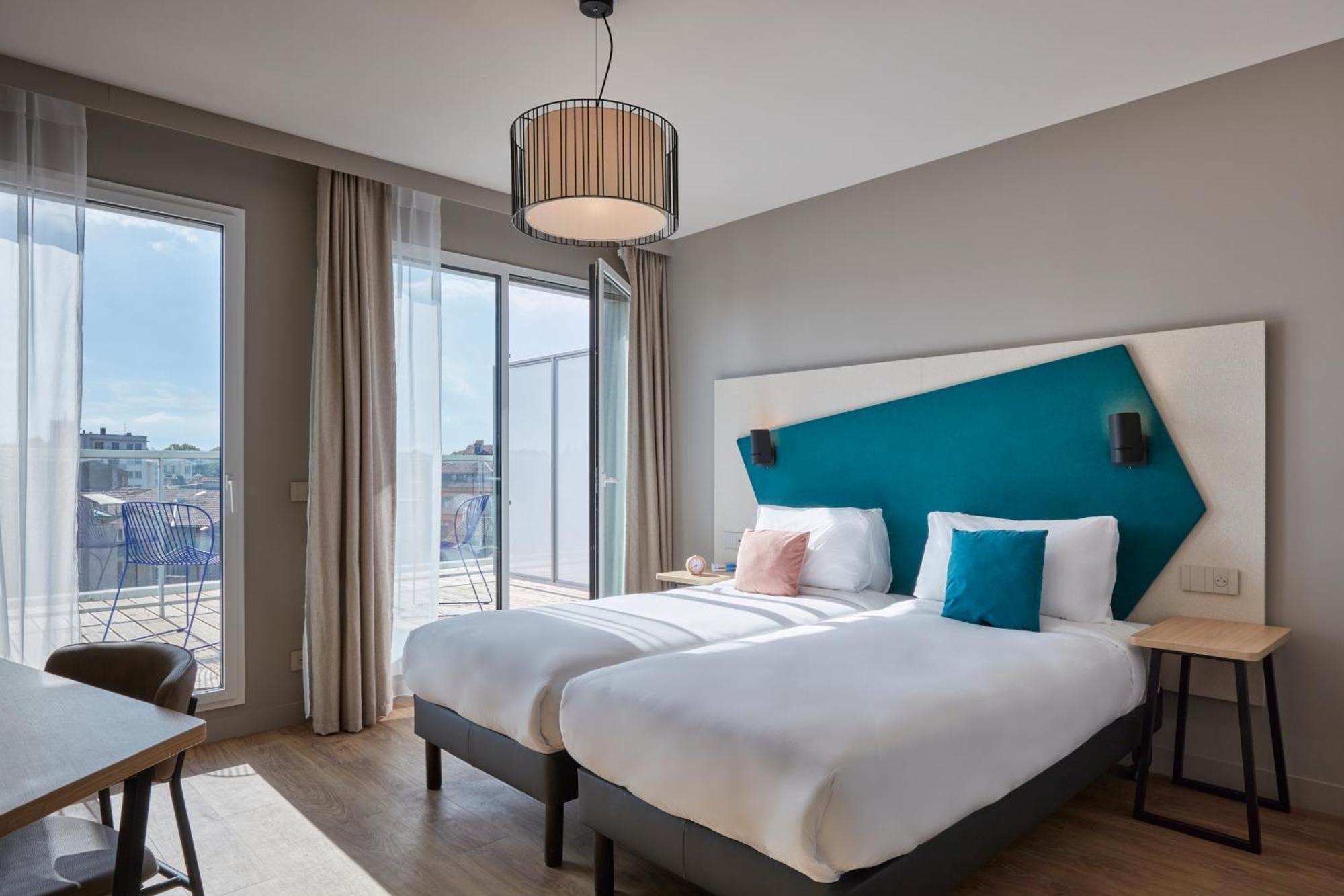 Adagio Hotel 4*